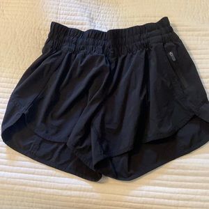 Black Lululemon Tracker Shorts- Size 8